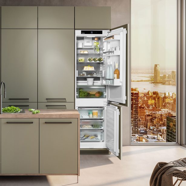 Liebherr Fully Integrated Bottom Mount ICNh 5123 Lifestyle